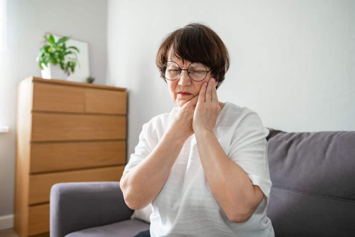 Throbbing Toothache at Night
